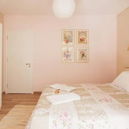 Evanthia's 2-spacious, Central, 2bdr Apart,+balcony * Athens