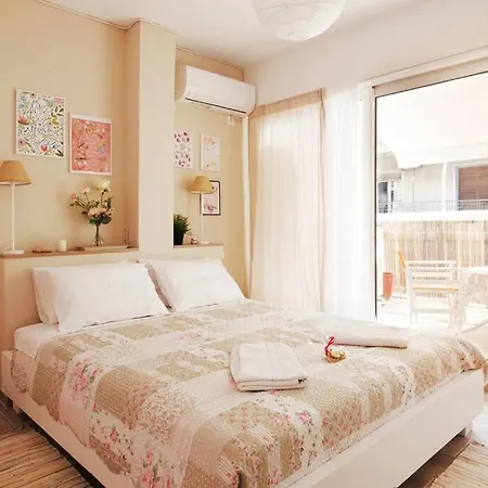 Evanthia's 2-spacious, Central, 2bdr Apart,+balcony Apartment