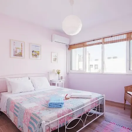 Evanthia's 2-spacious, Central, 2bdr Apart,+balcony *