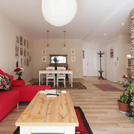 Evanthia's 2-spacious, Central, 2bdr Apart,+balcony * Atenas